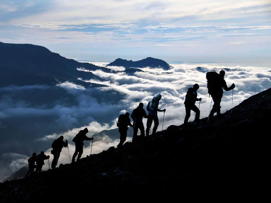 کوهنوردی از پیاده روی بهتر است